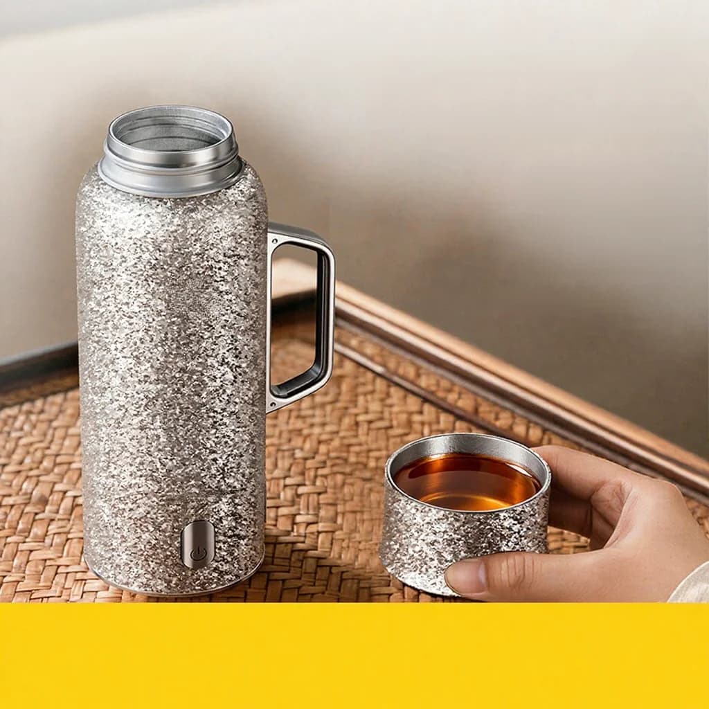 Tytanowy podgrzewany kubek izolowany z uchwytem 680ml, pudełko prezentowe