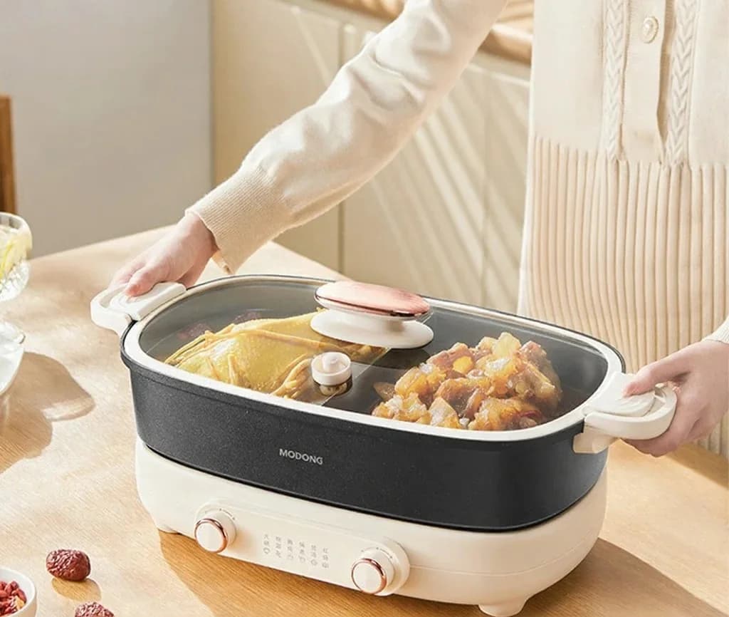 Dwudzielny elektryczny garnek do hot pot 7L z niezależną regulacją temperatury w dwóch strefach